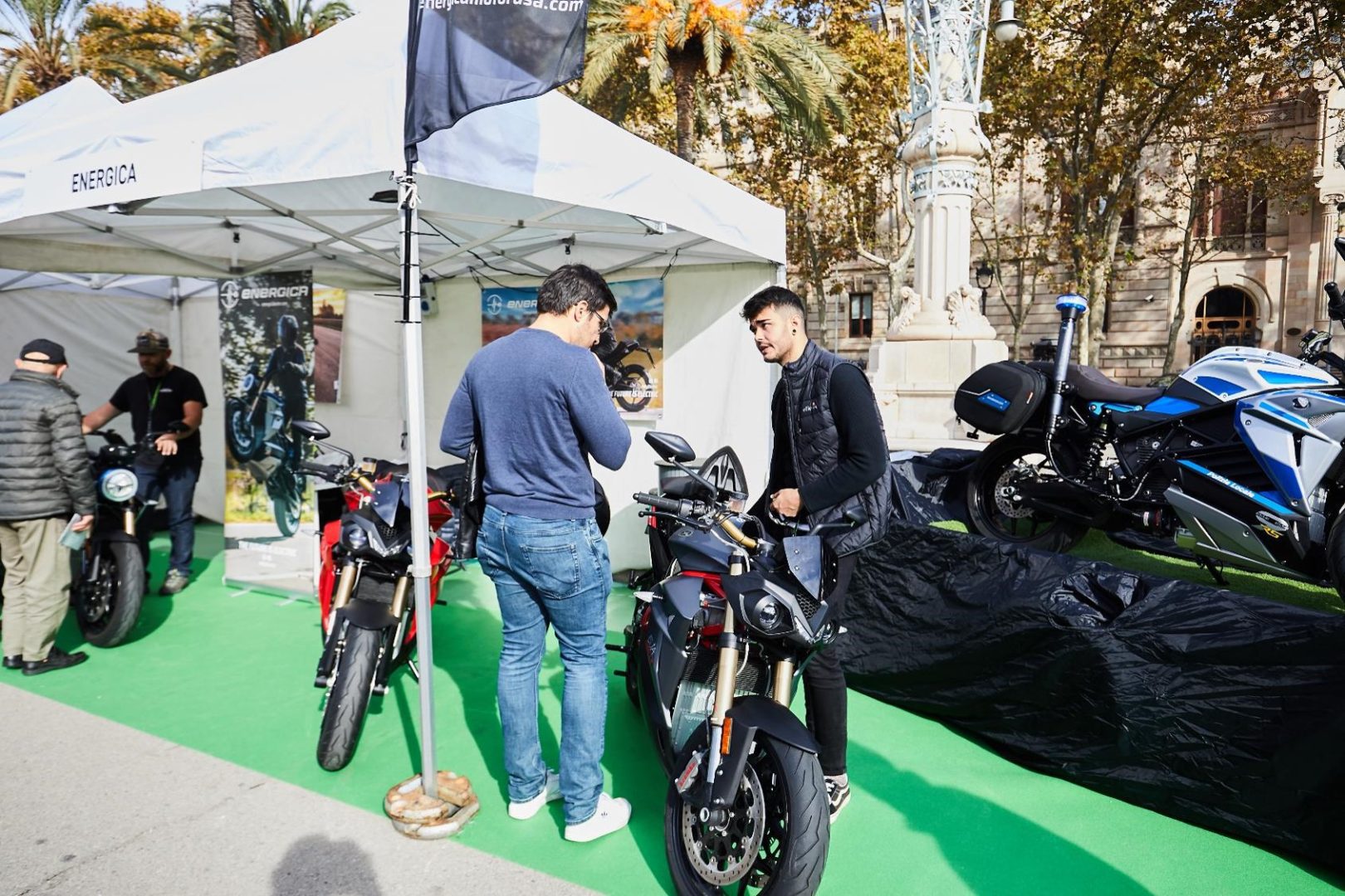 motocicletas eléctricas en expoelectric
