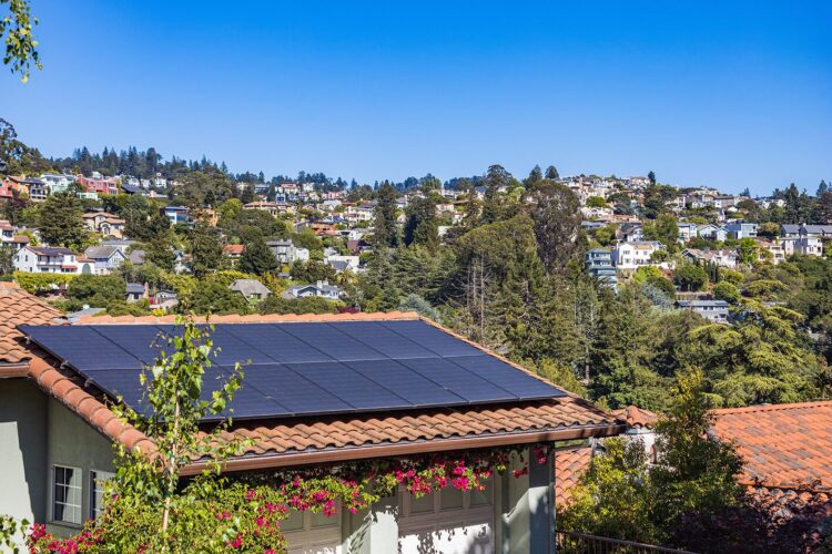 ¿Conoces los tipos de paneles solares que existen y para que sirve cada uno de ellos?