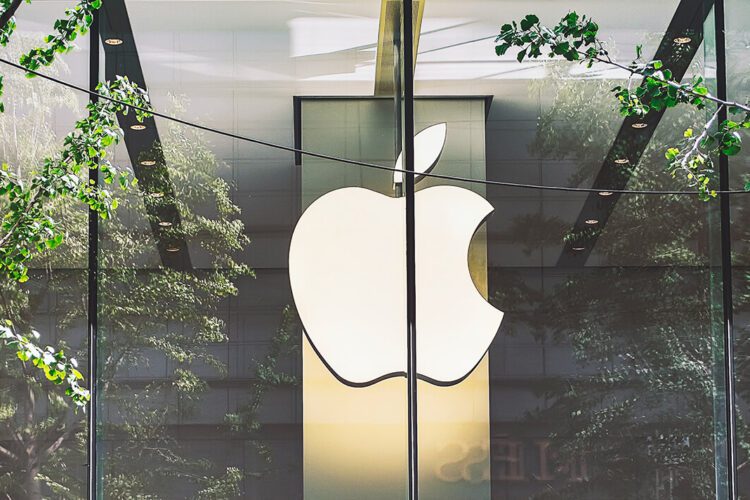 Apple habría postergado el lanzamiento de su vehículo eléctrico hasta 2026