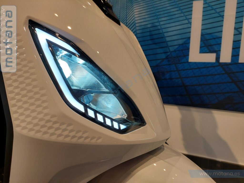 moto piaggio 1 active electrico nro 10