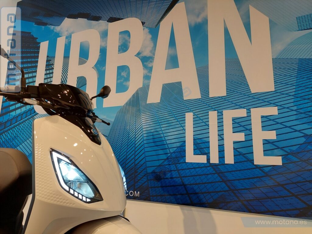 moto piaggio 1 active electrico nro 11