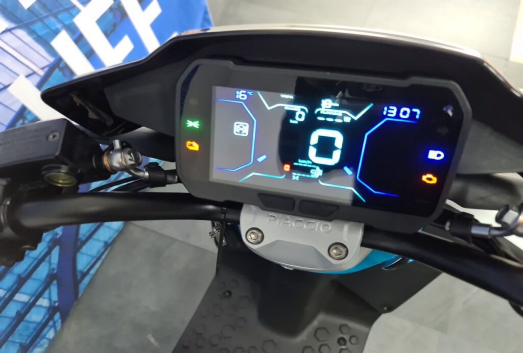 moto piaggio 1 plus electrico nro 4