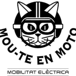 mou te en moto blanc sin fondo 1.png