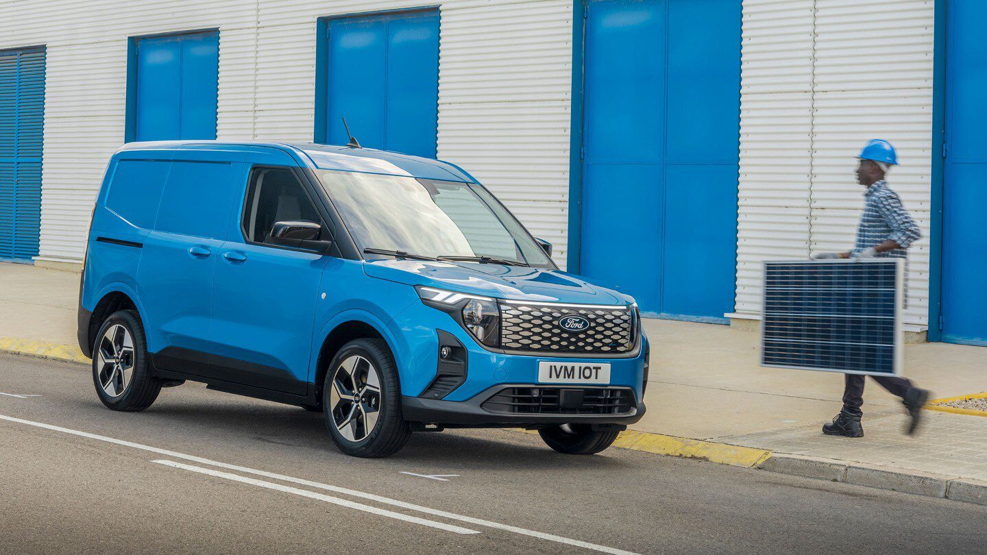 ford transit courier bev