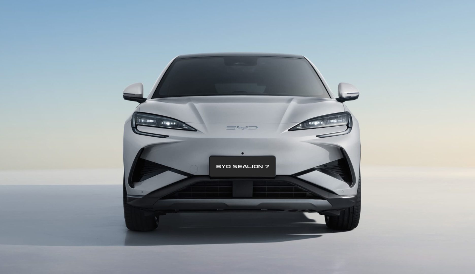 byd sealion 7 exterior 02 l