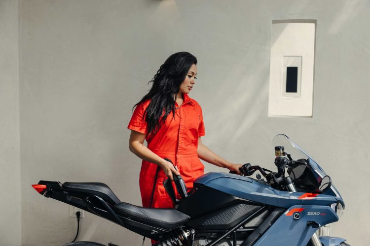 10 Claves para la Recarga de Motos Eléctricas: Todo lo que necesitas saber